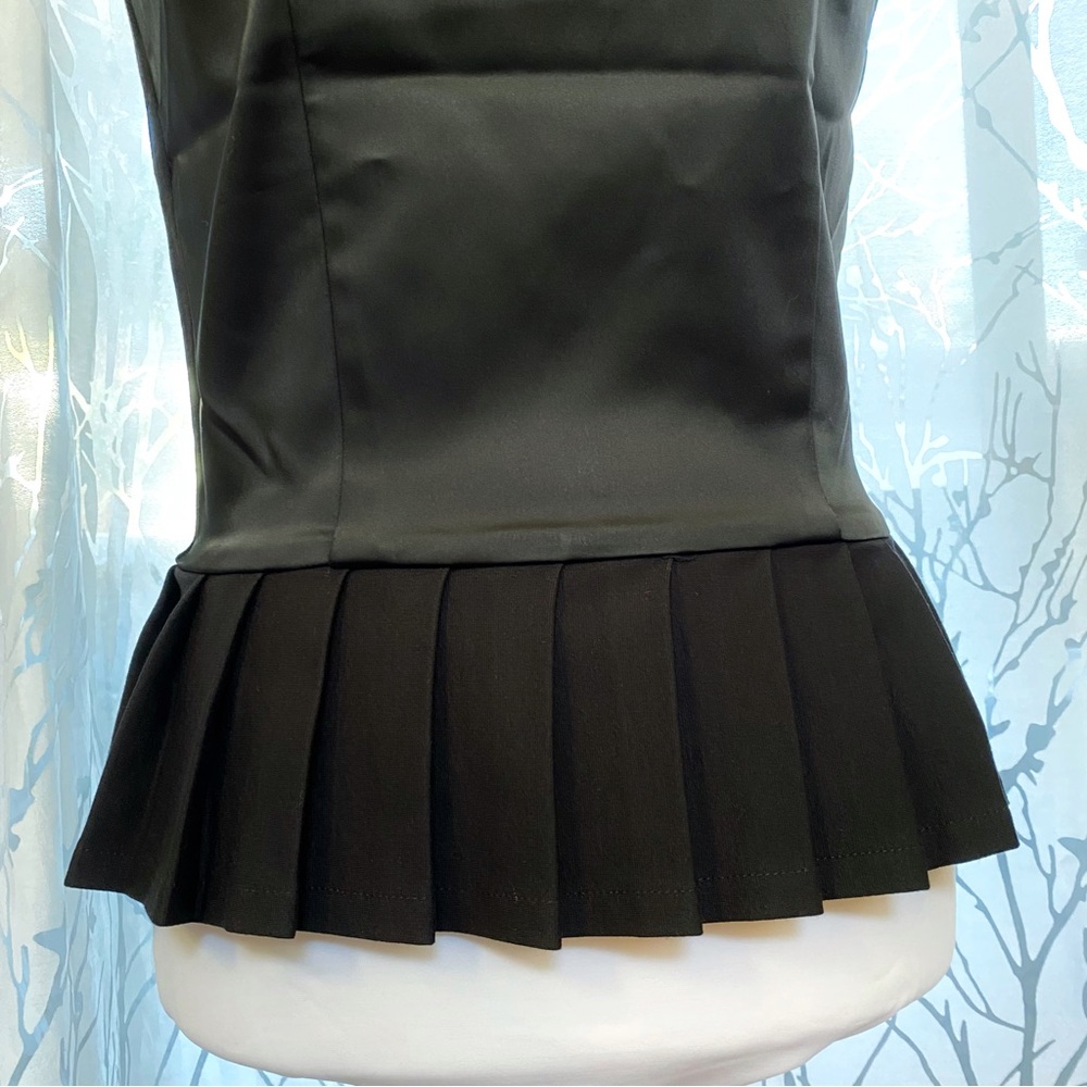 Wheels & Dollbaby black satin upper East side sleeveless pleated boat neck top - Picture 3 of 7